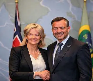 comércio e diplomacia