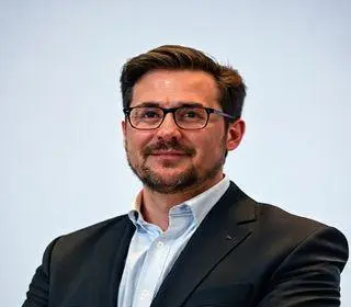 saída de diretor de IA