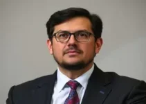 política monetária restritiva