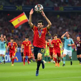 Messi parabeniza a Espanha