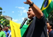 Flávio Bolsonaro ato na Paulista