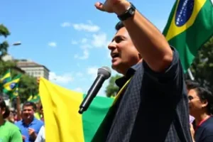 Flávio Bolsonaro ato na Paulista